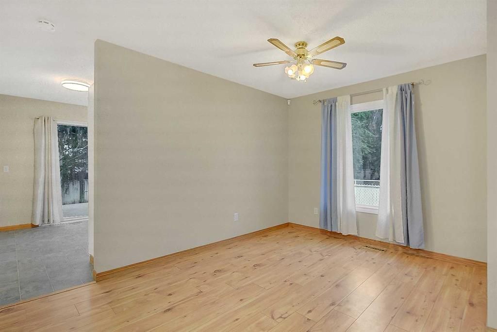 7607 96 Street  - Photo 11