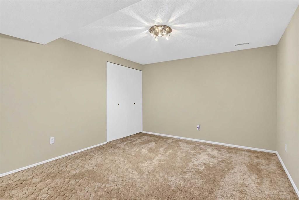 7607 96 Street  - Photo 16