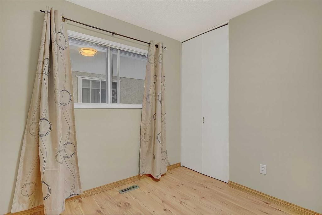 7607 96 Street  - Photo 17