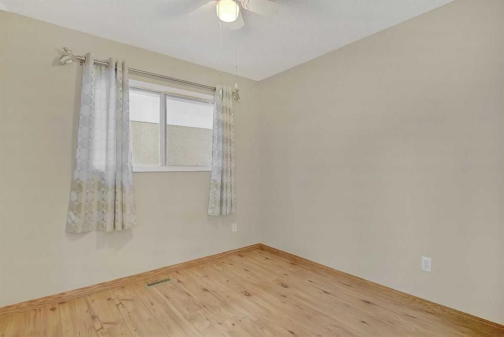 7607 96 Street  - Photo 18
