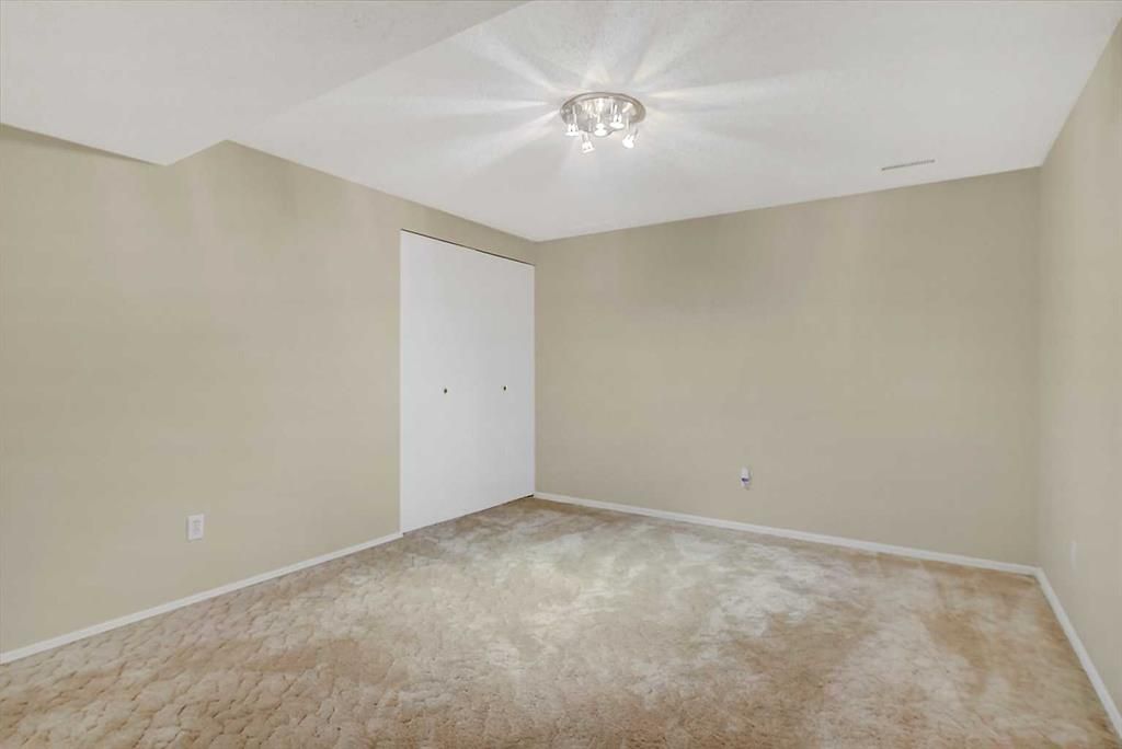 7607 96 Street  - Photo 21