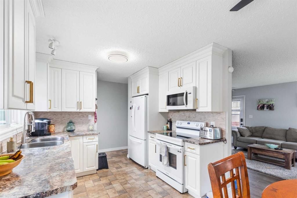 9715 69 Avenue  - Photo 4