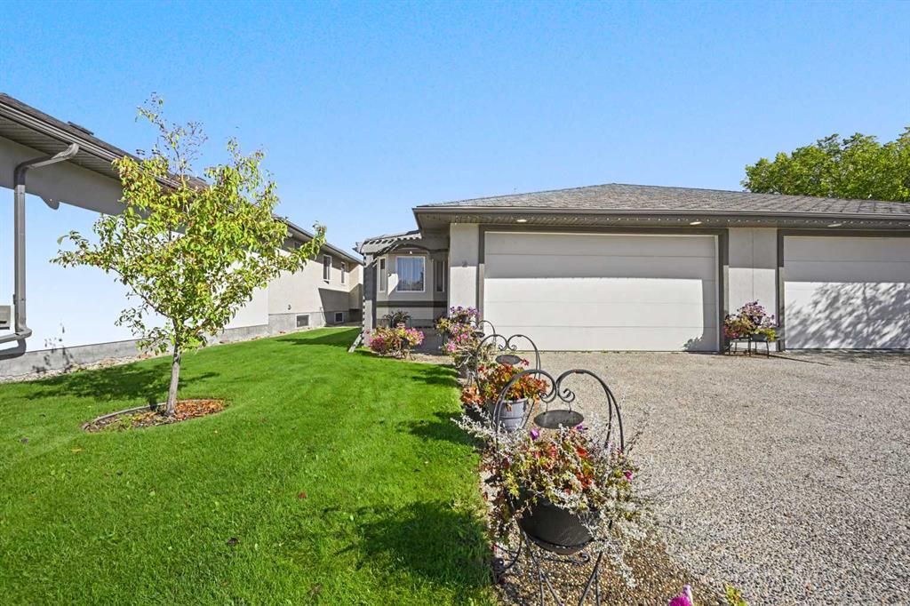 2, 8910 122 Avenue  - Photo 1