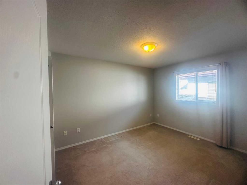 10625 Royal Oaks Drive  - Photo 9