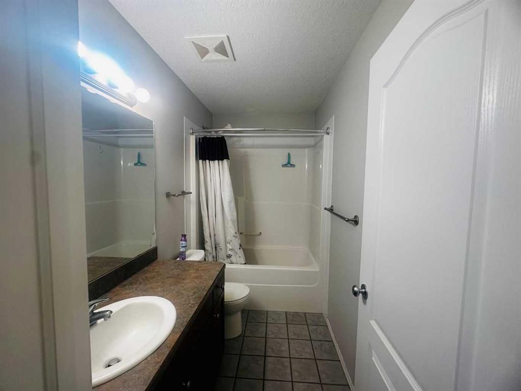 10625 Royal Oaks Drive  - Photo 12