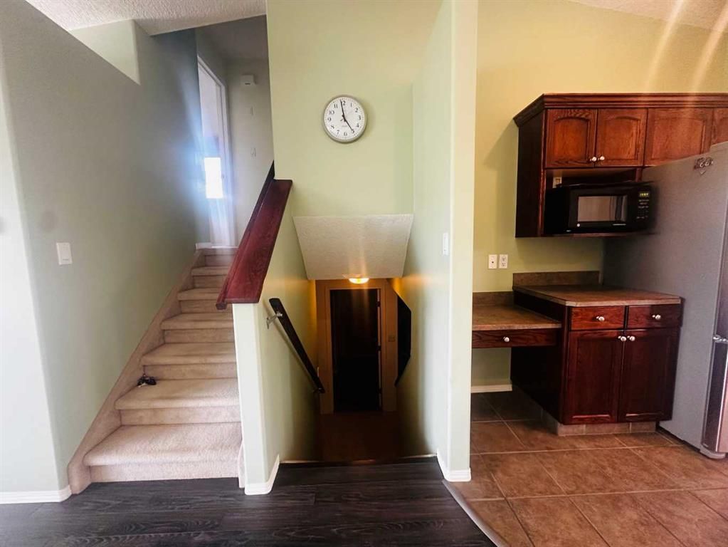 10625 Royal Oaks Drive  - Photo 15