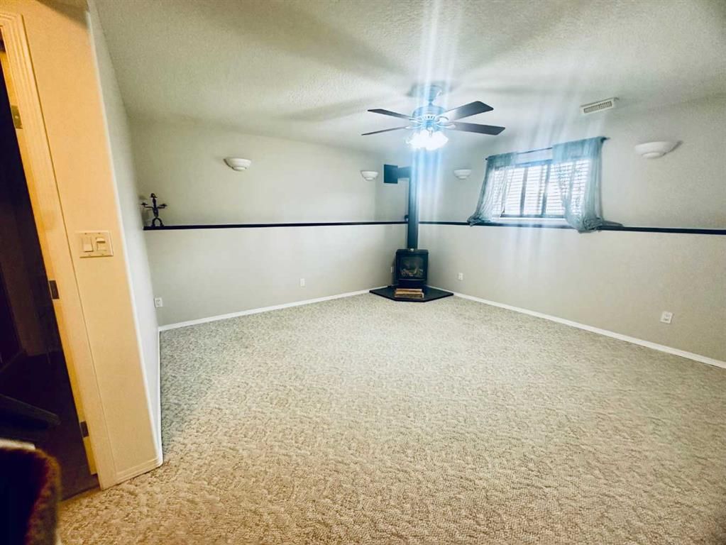 10625 Royal Oaks Drive  - Photo 16