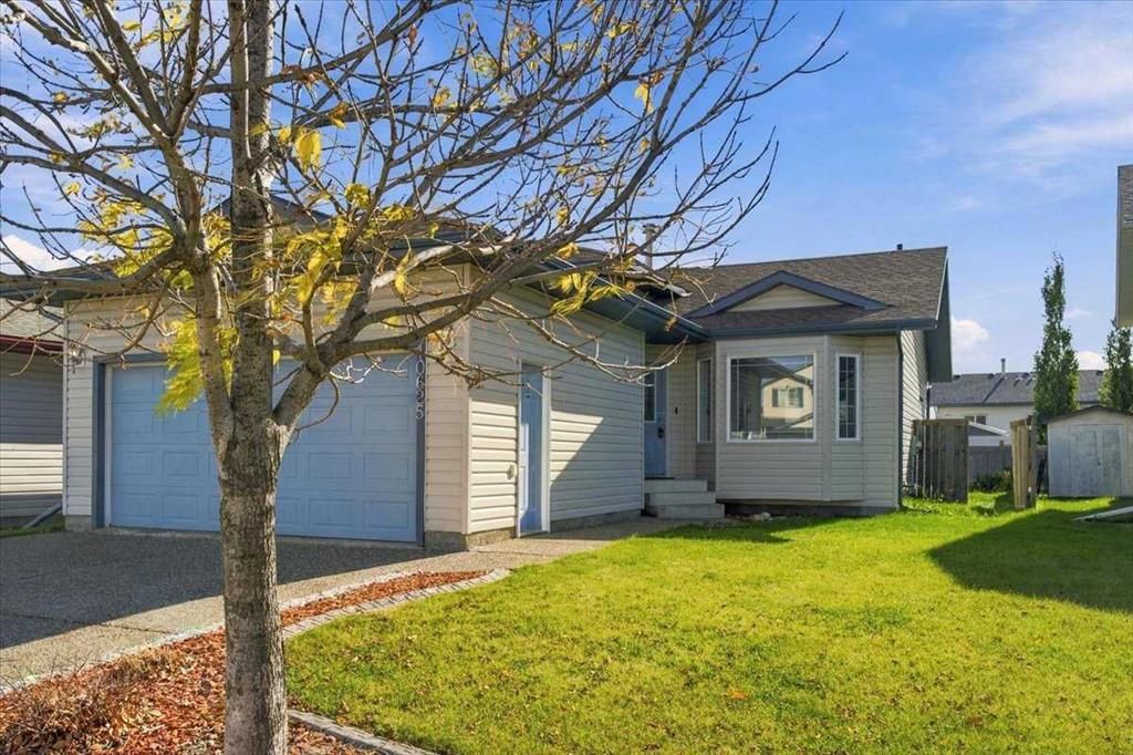 10625 Royal Oaks Drive  - Photo 2