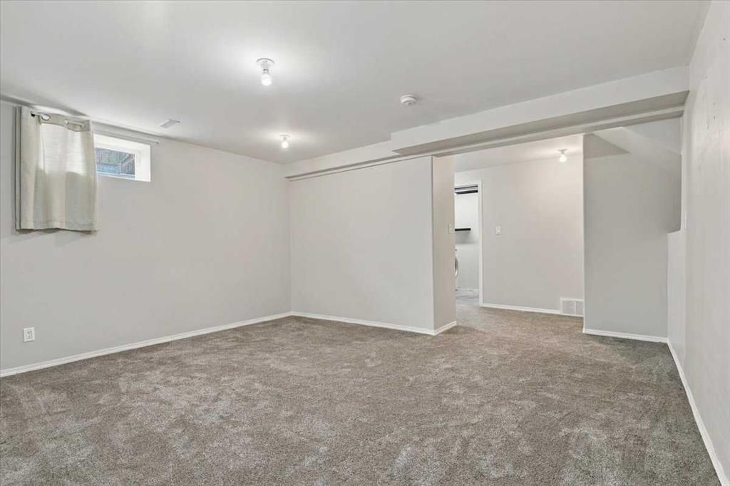 10625 Royal Oaks Drive  - Photo 25