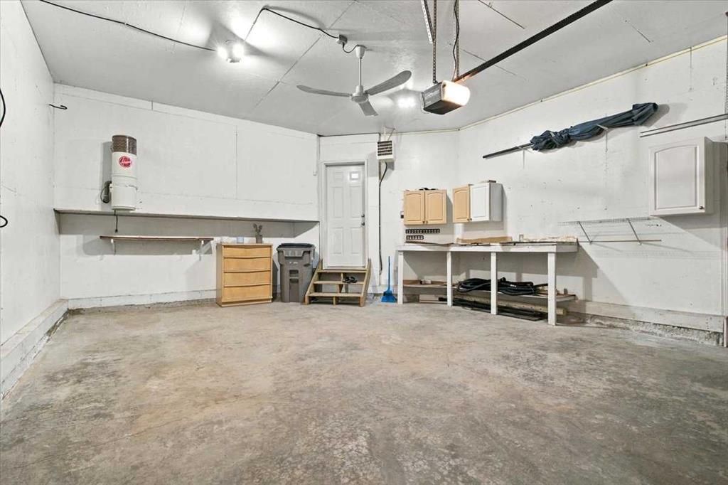 10625 Royal Oaks Drive  - Photo 32
