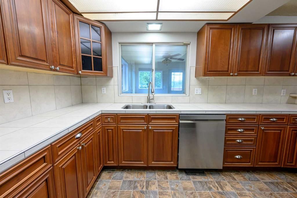 9923 88 Avenue  - Photo 14