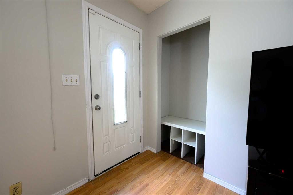 9923 88 Avenue - Photo 4