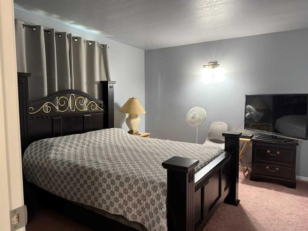 9713 105 Avenue  - Photo 9