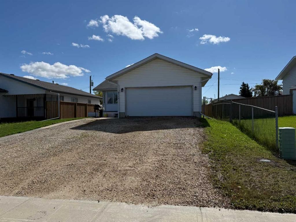9713 105 Avenue - Photo 2