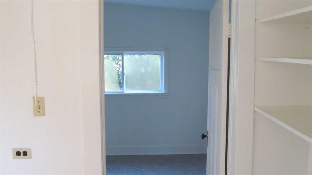 10214 100 Street   - Photo 6