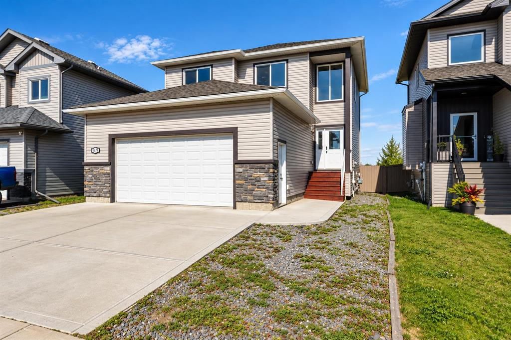 8674 122 Avenue - Photo 1