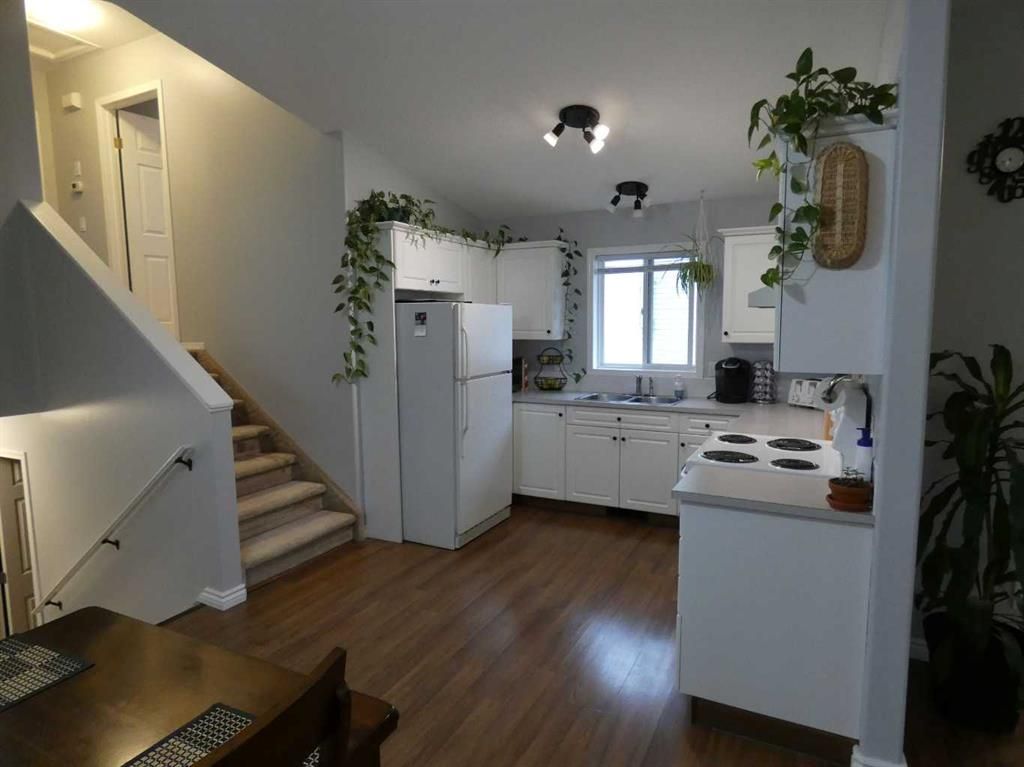 9403 128 Avenue  - Photo 8