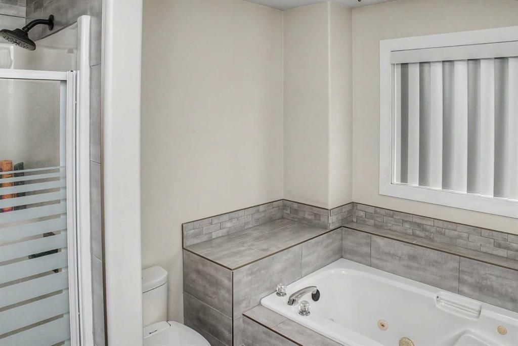 10720 88B Street  - Photo 19