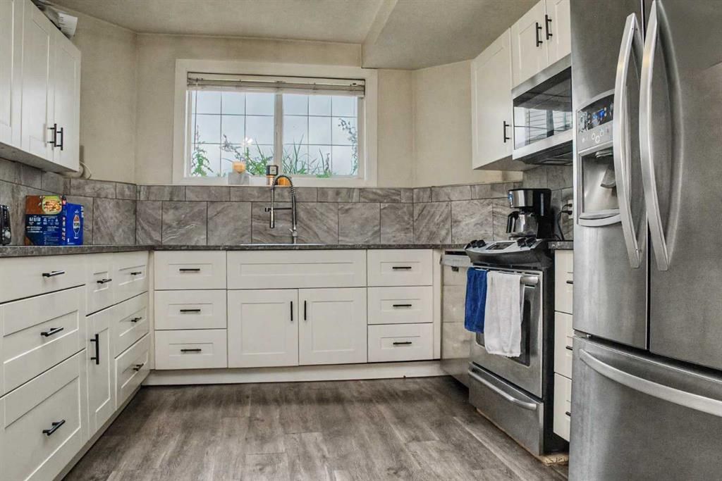 10720 88B Street  - Photo 25