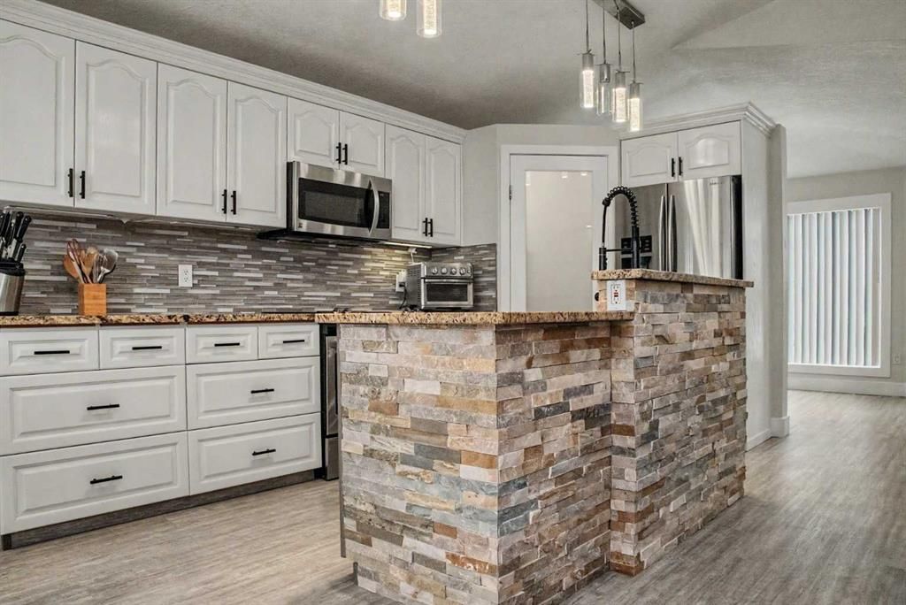 10720 88B Street - Photo 3