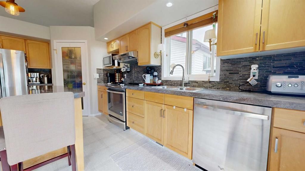7425 103A Street  - Photo 10