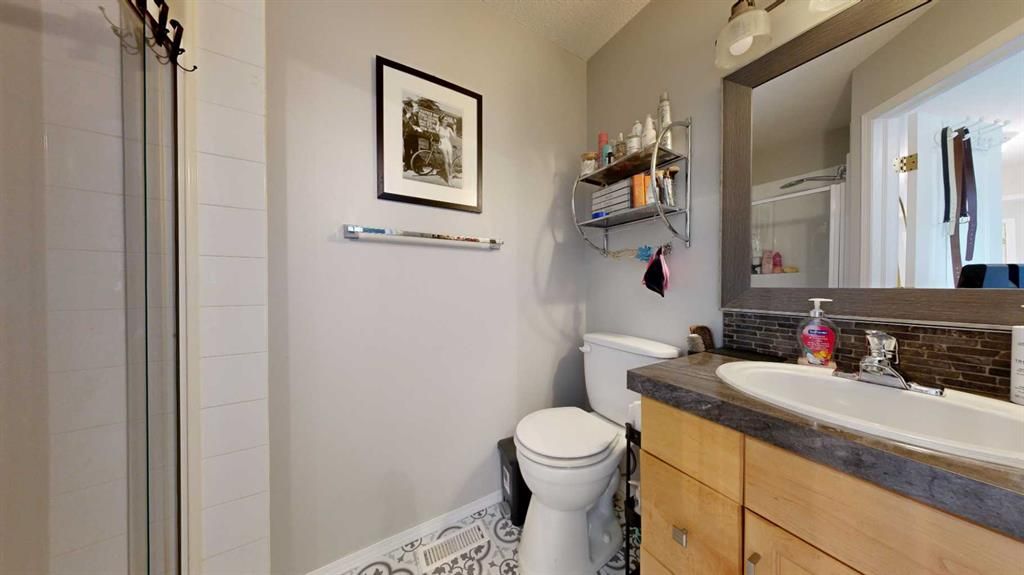 7425 103A Street  - Photo 16