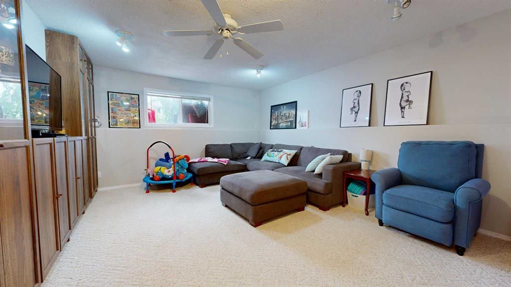 7425 103A Street  - Photo 21