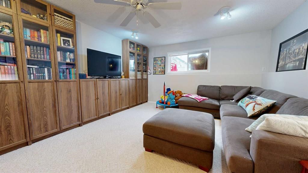7425 103A Street  - Photo 22