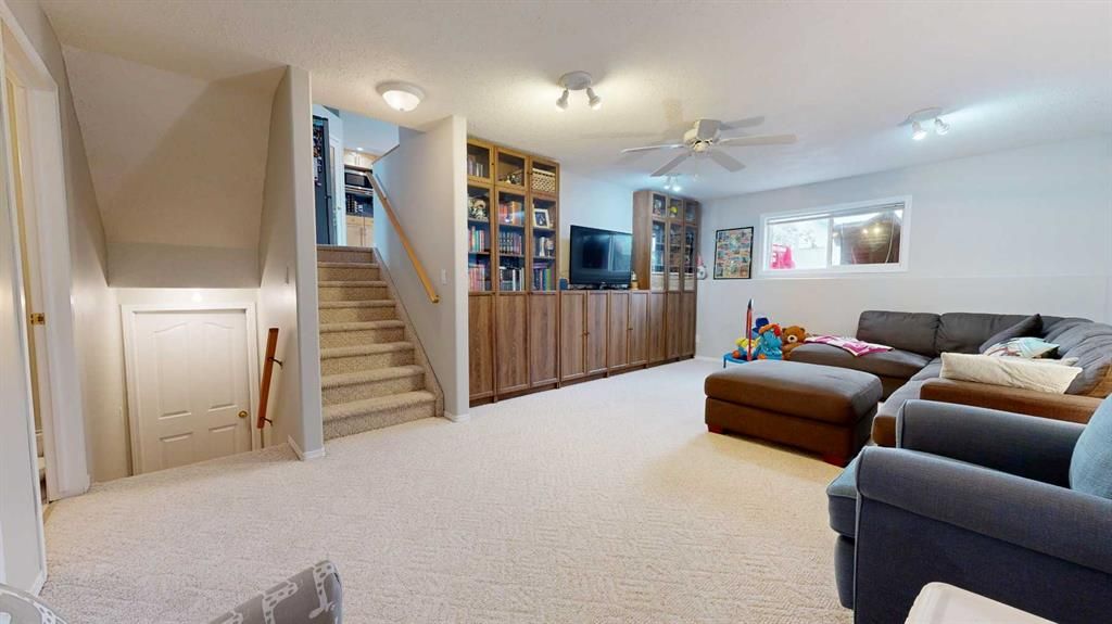 7425 103A Street  - Photo 23
