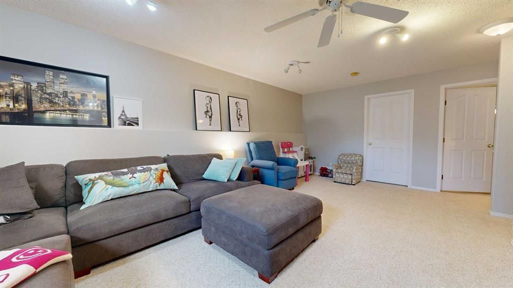 7425 103A Street  - Photo 24