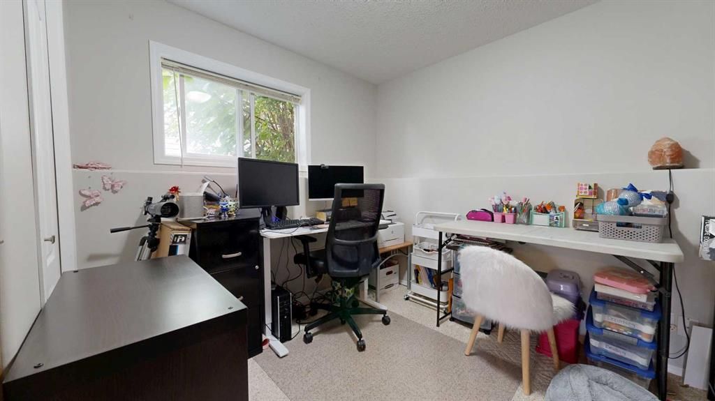 7425 103A Street  - Photo 25