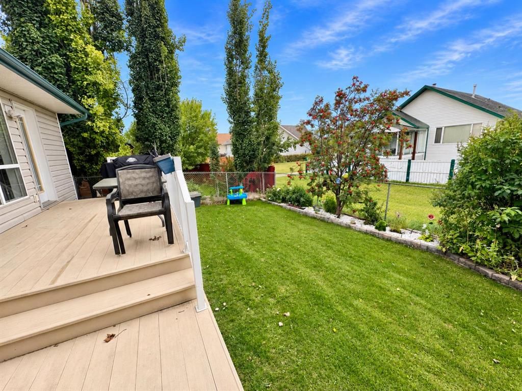 7425 103A Street  - Photo 27