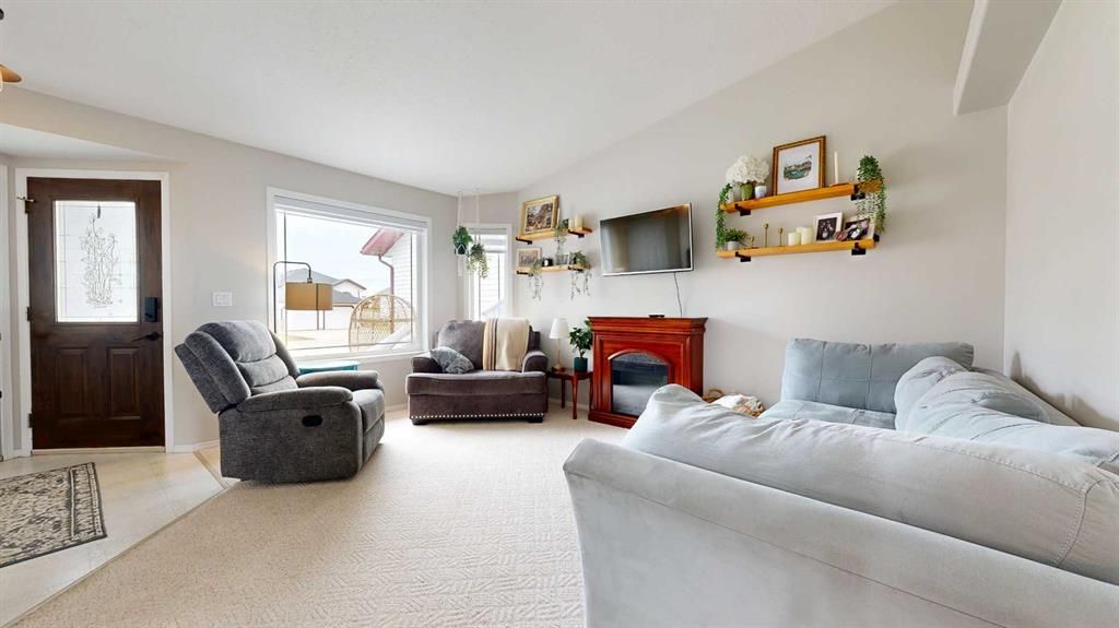 7425 103A Street  - Photo 5