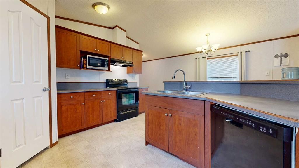 8809 91 Street  - Photo 13