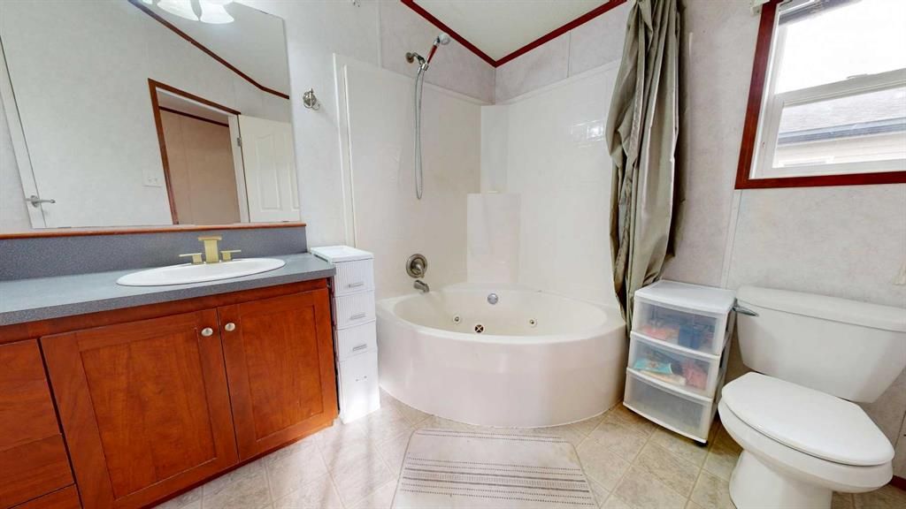 8809 91 Street  - Photo 17