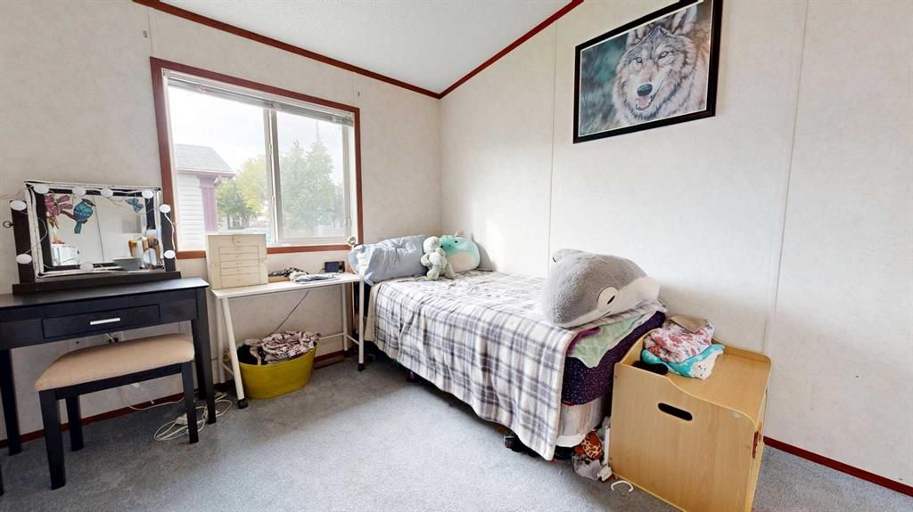 8809 91 Street  - Photo 21