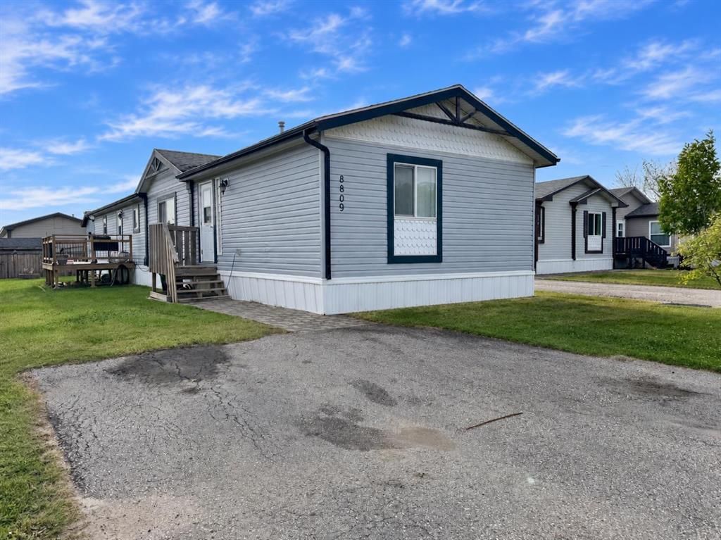 8809 91 Street  - Photo 2
