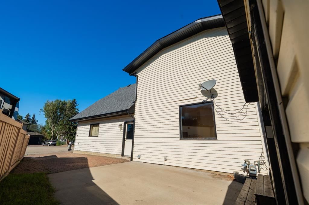 10109 89 Street  - Photo 37