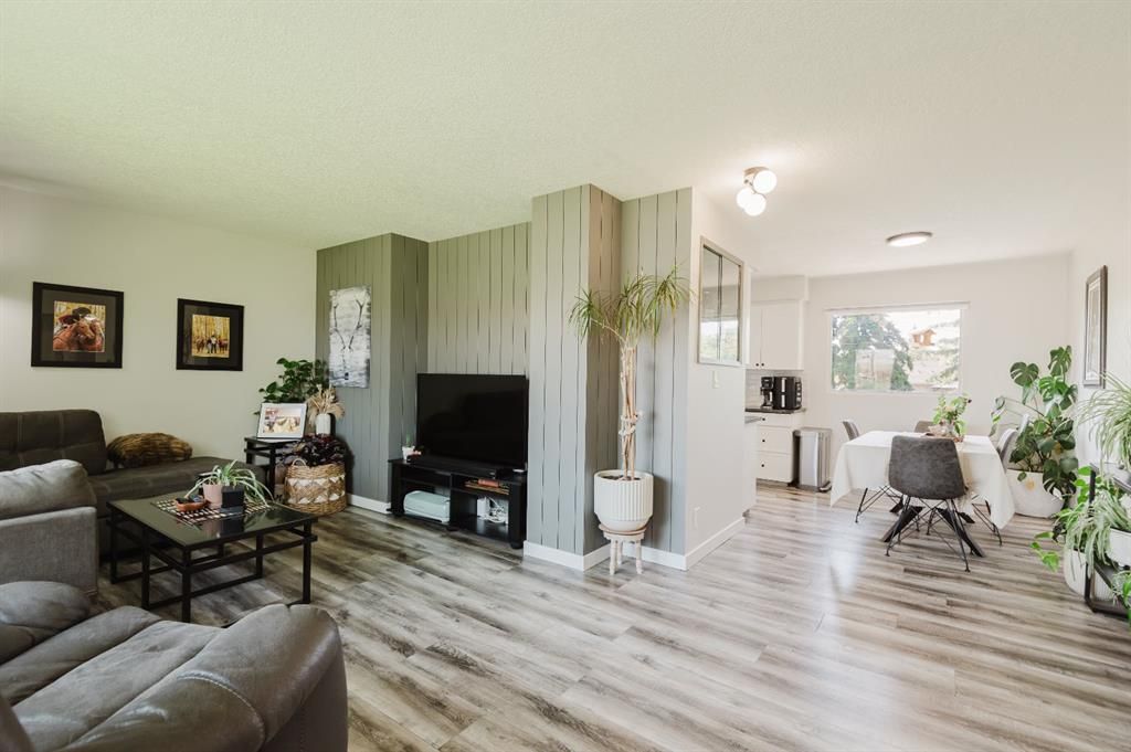 10415 111 Avenue  - Photo 4