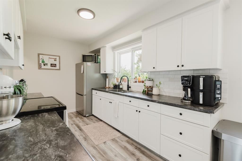 10415 111 Avenue  - Photo 6
