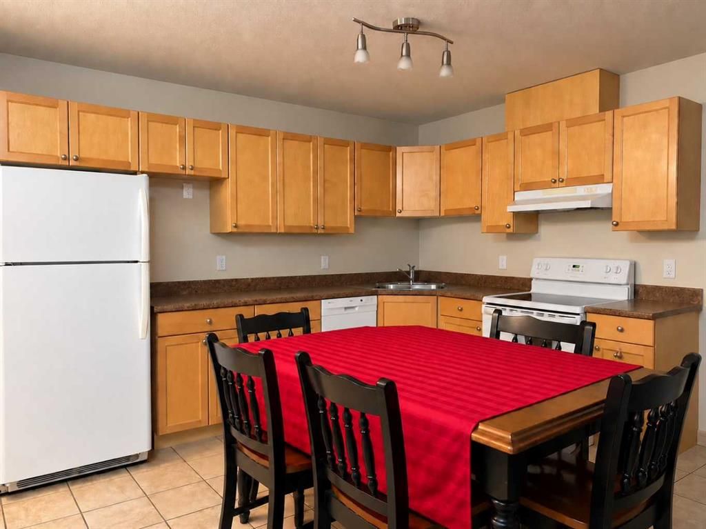 205, 9810 96 Street  - Photo 2