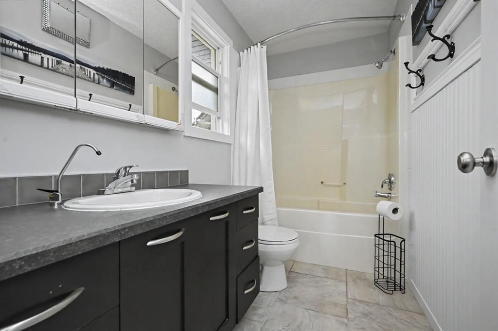 714062 51 Range  - Photo 32