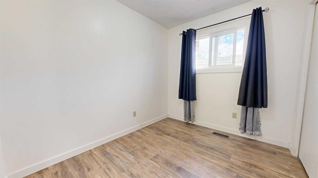 9418 80 Avenue  - Photo 15