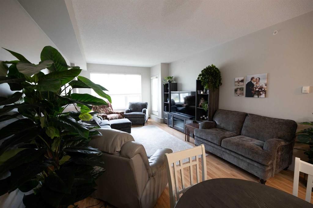 305, 12310 102 Street  - Photo 3