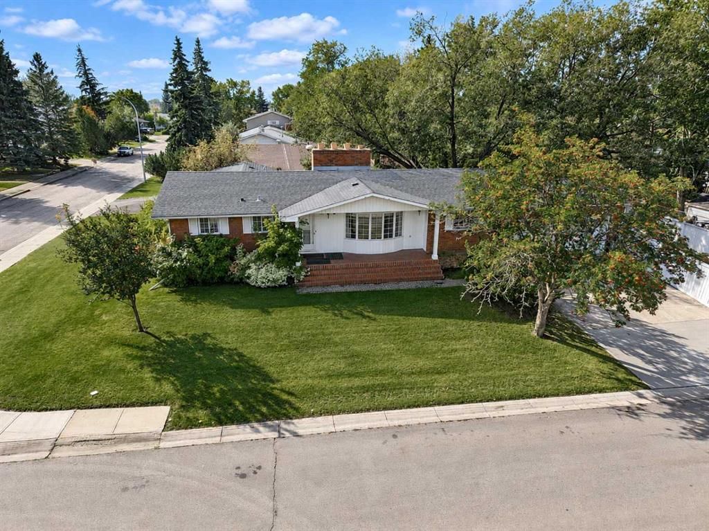 10023 86 Avenue - Photo 1