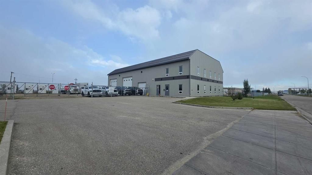 8502 115 Street - Photo 1