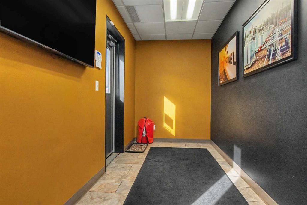8502 115 Street  - Photo 8