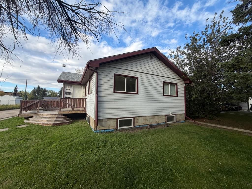 9856 104 Avenue - Photo 1