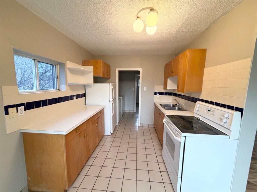 9516 102 Avenue - Photo 1