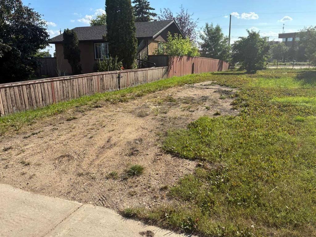 9626 Hillcrest Drive  - Photo 2